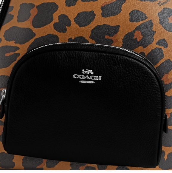 New! Court Backpack in Signature Canvas with Leopard Print 🐆 - Picture 2 of 5